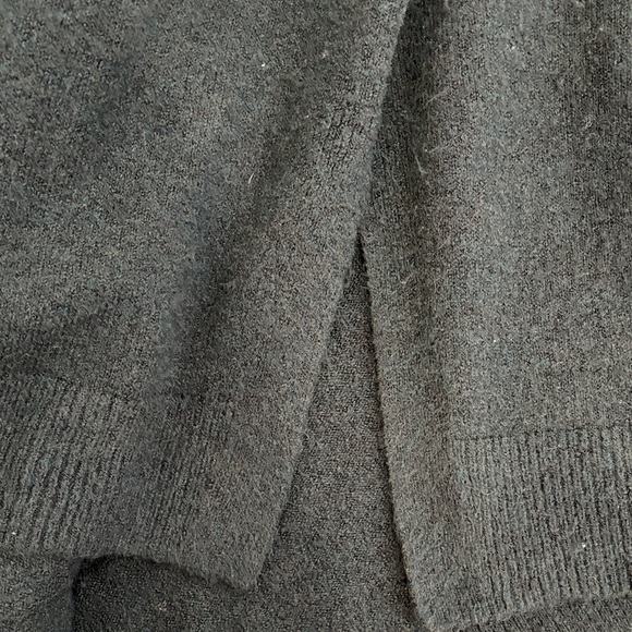 H&M Neck Black Sweater in dark green womens size medium - Picture 4 of 6